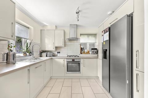 3 bedroom semi-detached house for sale, Pentlow Way, Essex IG9
