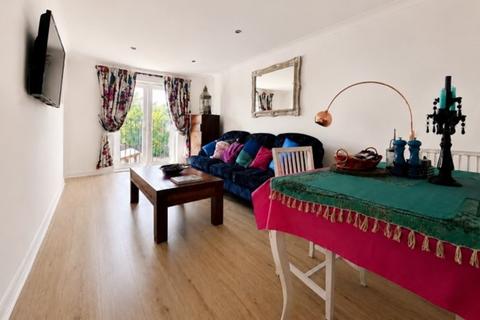 2 bedroom apartment to rent, Oliver Avenue, South Norwood