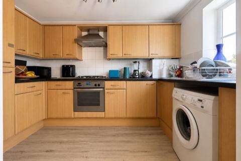 2 bedroom apartment to rent, Oliver Avenue, South Norwood