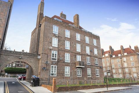 3 bedroom flat for sale, Ledbury House, East Dulwich Estate, London, SE22