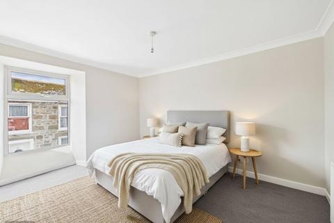3 bedroom house for sale, William Street, Camborne - Beautifully presented