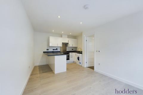 1 bedroom bungalow for sale, Chapel Grove, Addlestone, Surrey, KT15
