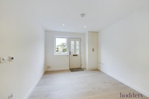 1 bedroom bungalow for sale, Chapel Grove, Addlestone, Surrey, KT15