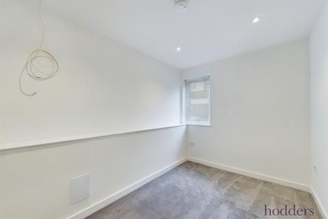 1 bedroom bungalow for sale, Chapel Grove, Addlestone, Surrey, KT15