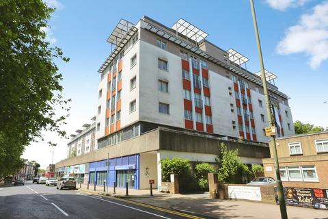 2 bedroom flat for sale, Albemarle Road, Beckenham, BR3