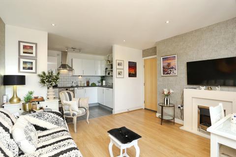 2 bedroom flat for sale, Albemarle Road, Beckenham, BR3