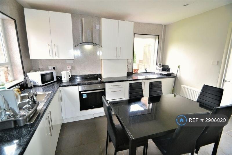 House in Salford, Greater Manchester - View 3