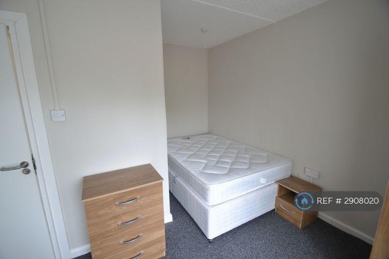 House in Salford, Greater Manchester - View 4