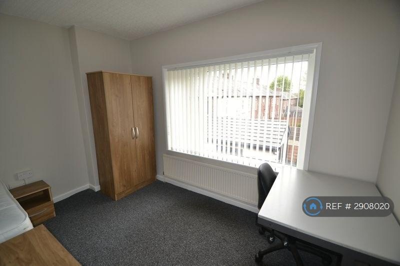 House in Salford, Greater Manchester - More