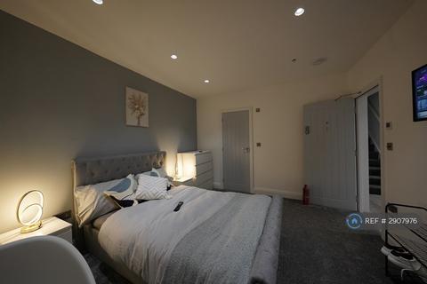 1 bedroom in a house share to rent, Gosbrook Road, Caversham, Reading, RG4
