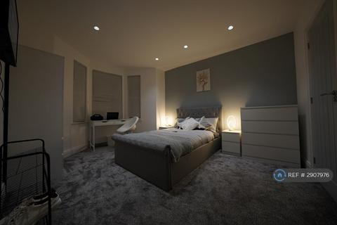 1 bedroom in a house share to rent, Gosbrook Road, Caversham, Reading, RG4