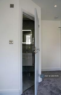 1 bedroom in a house share to rent, Gosbrook Road, Caversham, Reading, RG4