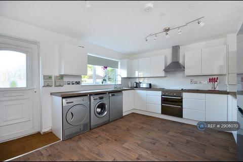 1 bedroom in a house share to rent, Staines Road West, Ashford, TW15