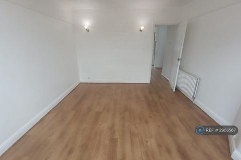 3 bedroom terraced house to rent, Broomhall Road, Manchester, M9