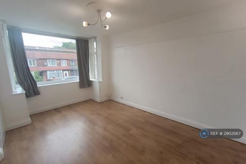 3 bedroom terraced house to rent, Broomhall Road, Manchester, M9