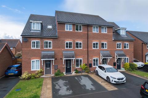 3 bedroom townhouse for sale, Rosemary Drive, Northwich CW8