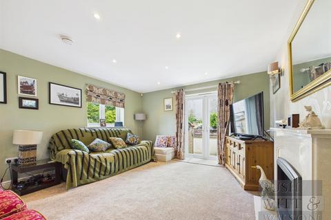 2 bedroom semi-detached house for sale, London Road, Battle