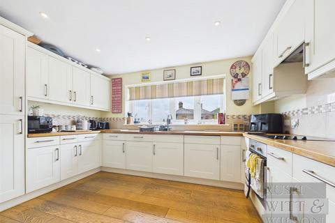 2 bedroom semi-detached house for sale, London Road, Battle