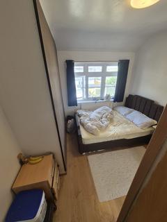 1 bedroom in a house share to rent, Sheldon Rd, London, RM9