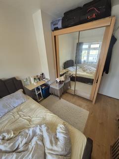 1 bedroom in a house share to rent, Sheldon Rd, London, RM9