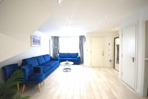 4 bedroom townhouse for sale, Crown Green Mews, Pellatt Road