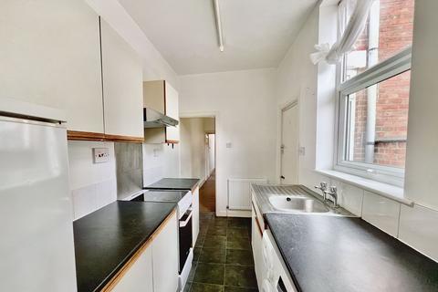3 bedroom terraced house to rent, Farman Road, Coventry, CV5 6HQ