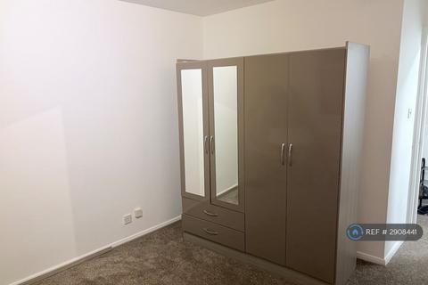 1 bedroom in a flat share to rent, Bawtree Road, Uxbridge, UB8