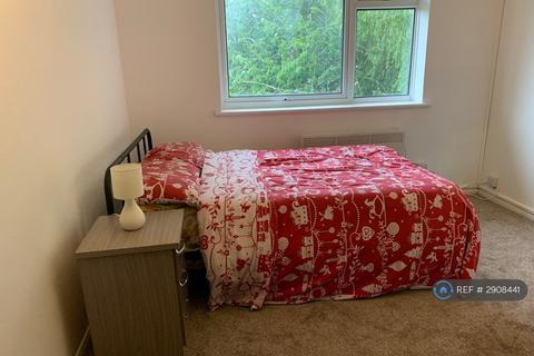 1 bedroom in a flat share to rent, Bawtree Road, Uxbridge, UB8