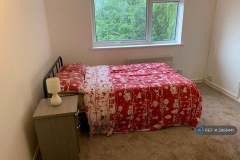 1 bedroom in a flat share to rent, Bawtree Road, Uxbridge, UB8