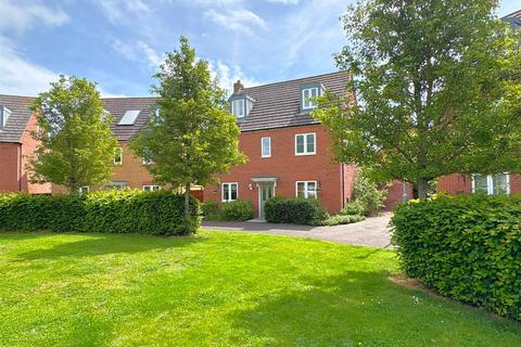 5 bedroom detached house for sale, Cestrum Crescent, Evesham