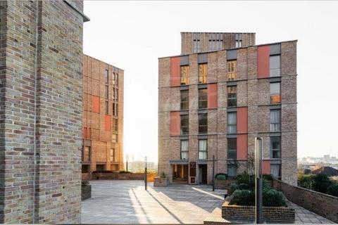 3 bedroom flat to rent, Oberman Road, London