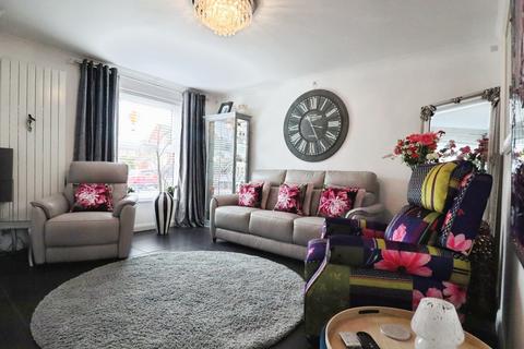 4 bedroom detached house for sale, Rhodfa Sweldon, Barry