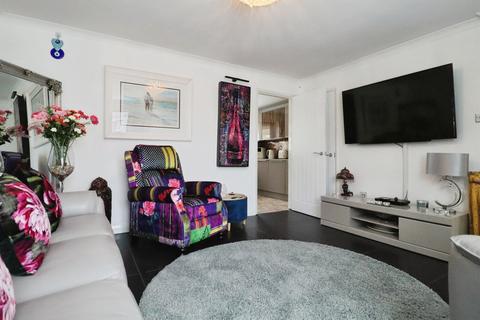 4 bedroom detached house for sale, Rhodfa Sweldon, Barry