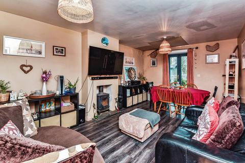 3 bedroom semi-detached house for sale, Mayenne Place, DEVIZES