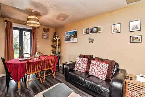 3 bedroom semi-detached house for sale, Mayenne Place, DEVIZES