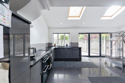 6 bedroom semi-detached house for sale, Warwick Road, Acocks Green, Birmingham, West Midlands, B27