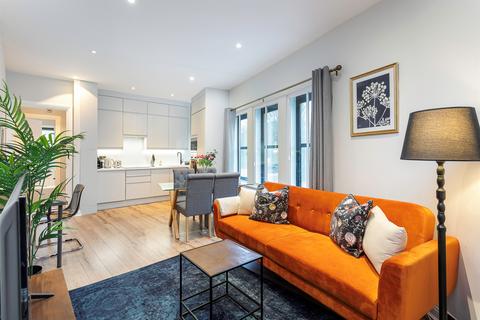1 bedroom apartment for sale, Roehampton Lane, London