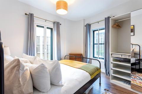 1 bedroom apartment for sale, Roehampton Lane, London
