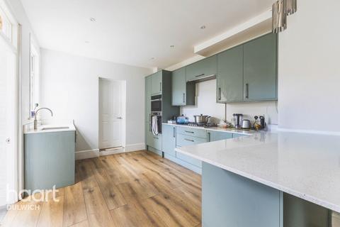 3 bedroom terraced house for sale, Ivydale Road, London