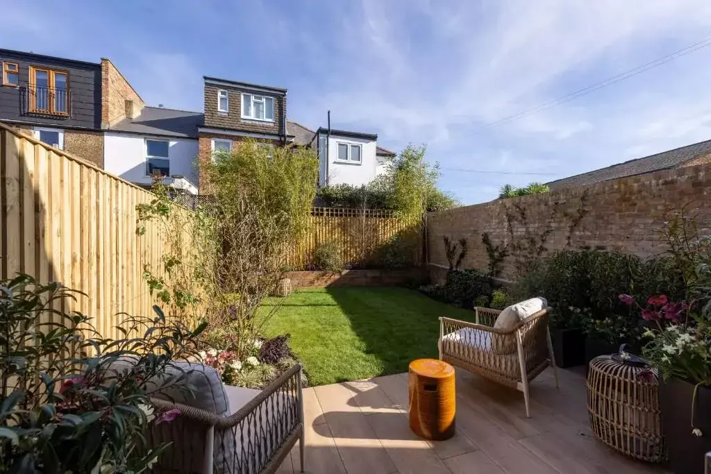 3 bedroom mews for sale