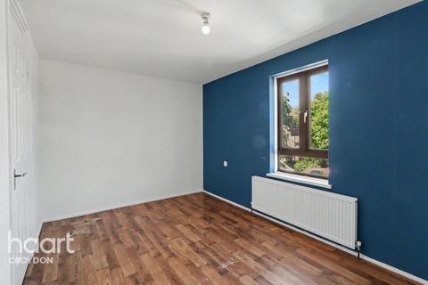 Singleton Close, Croydon