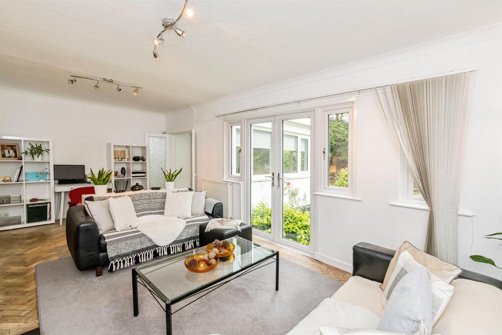 Bassett Row, Southampton - View 2