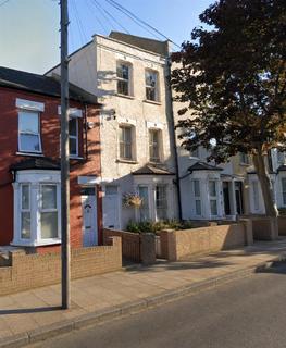 Studio to rent, Craven Park Road, London
