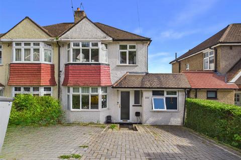 Winifred Road, Coulsdon CR5