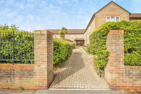 1 bedroom flat for sale, Coppins Road, Clacton-On-Sea, Essex, CO15