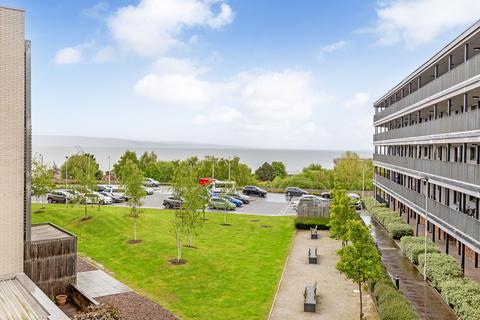 3 bedroom flat for sale, 2/2 Saltire Square, Granton, Edinburgh, EH5 1PR
