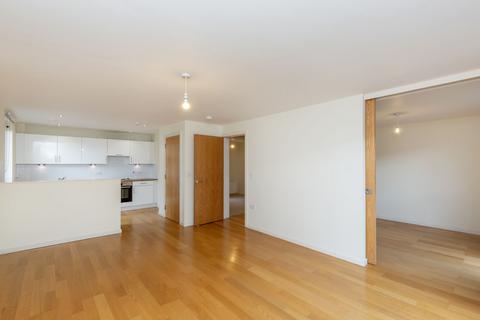 3 bedroom flat for sale, 2/2 Saltire Square, Granton, Edinburgh, EH5 1PR