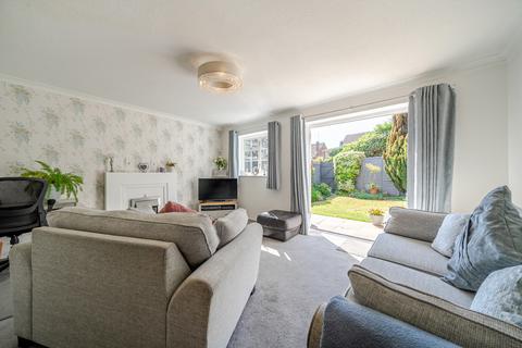 3 bedroom terraced house for sale, Myrtle Close, Erith