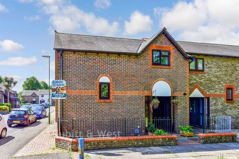 3 bedroom end of terrace house for sale, Martlet Close, Chichester PO19