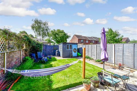 3 bedroom end of terrace house for sale, Martlet Close, Chichester PO19
